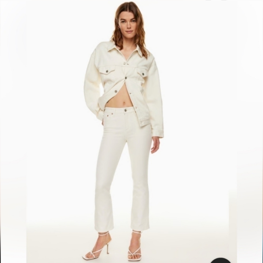 Aritzia Denim Forum the 90s lexi lo-rise bootcut jean off white cream size 25